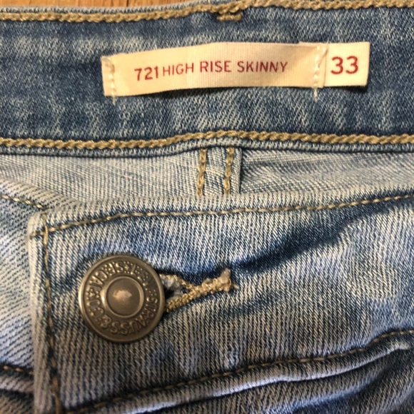 Levi’s 721 High Rise Skinny Distressed Jeans - Picture 5 of 5